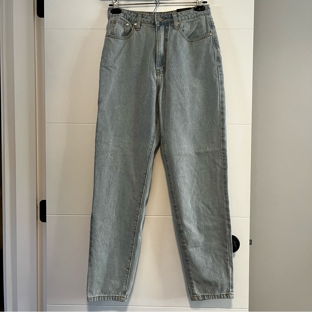 Missguided | NWT Riot High Rise Mom Jeans